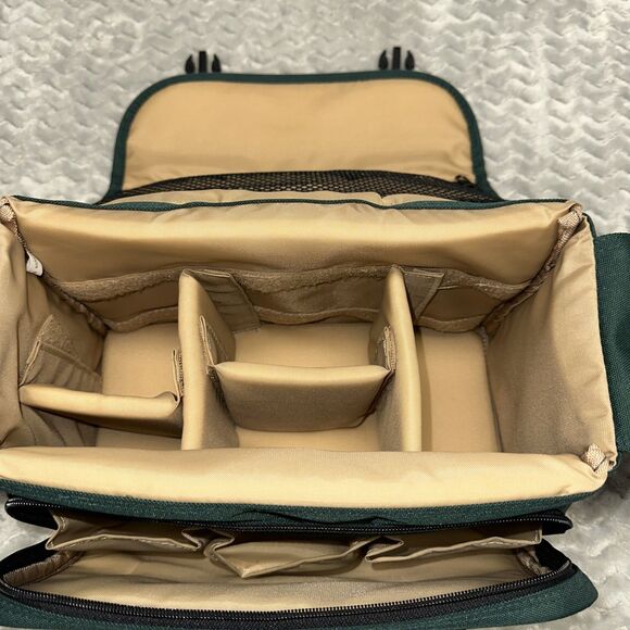 Vintage Green Canvas Canon Camera Bag w/ Dividers Strap 12x7x8 Clean Looks New - Picture 8 of 10
